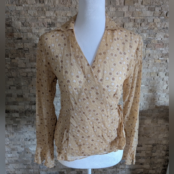 Ann Taylor LOFT 100% Silk Wrap Tie Shirt Floral Yellow Blouse Cottagecore Sz 4 - Picture 1 of 12